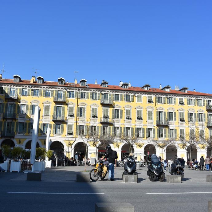 Que faire à Nice : découvrez la Place Garibaldi 